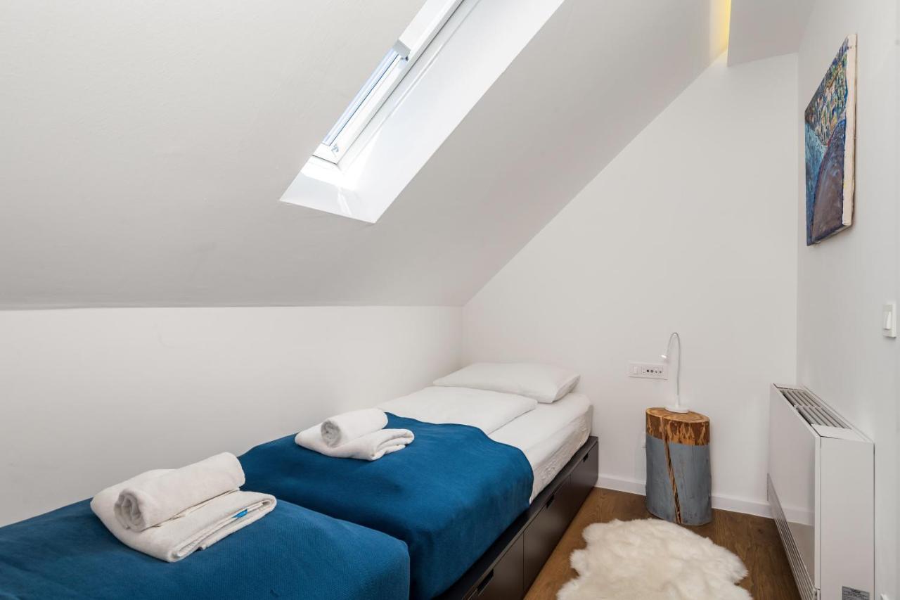 Modern Alpine Monsalbius Chalet Baske Ostarije Εξωτερικό φωτογραφία