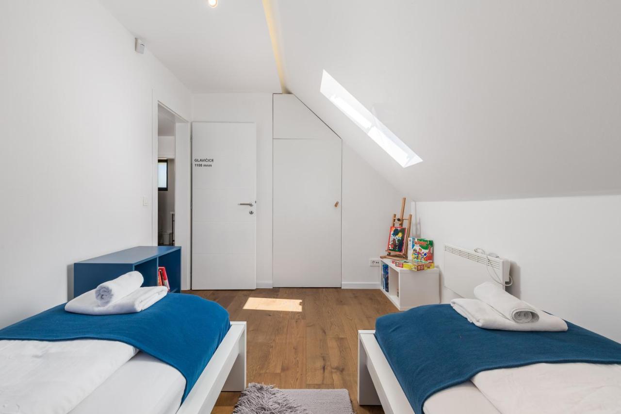 Modern Alpine Monsalbius Chalet Baske Ostarije Εξωτερικό φωτογραφία