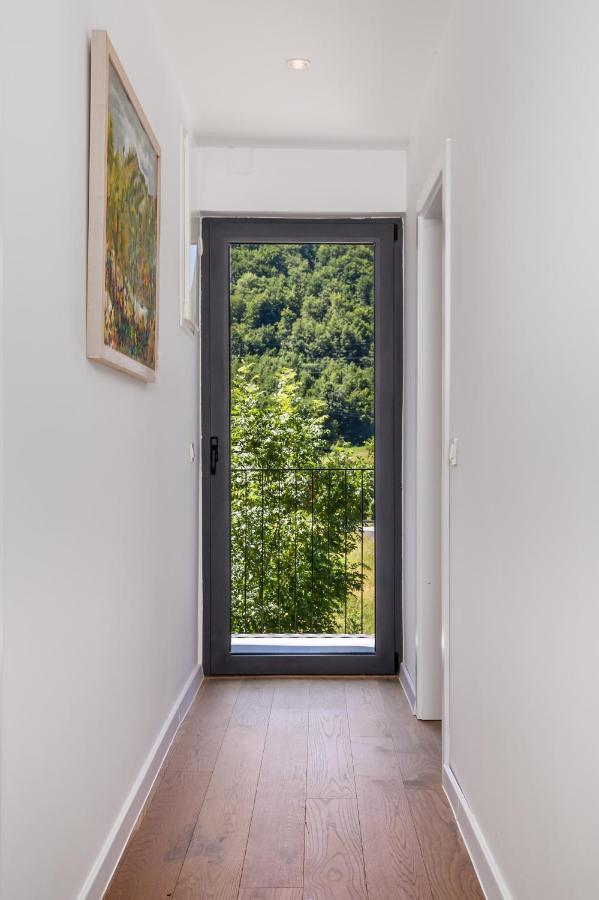 Modern Alpine Monsalbius Chalet Baske Ostarije Εξωτερικό φωτογραφία